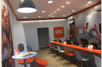 Voe Gol loja pinheiros